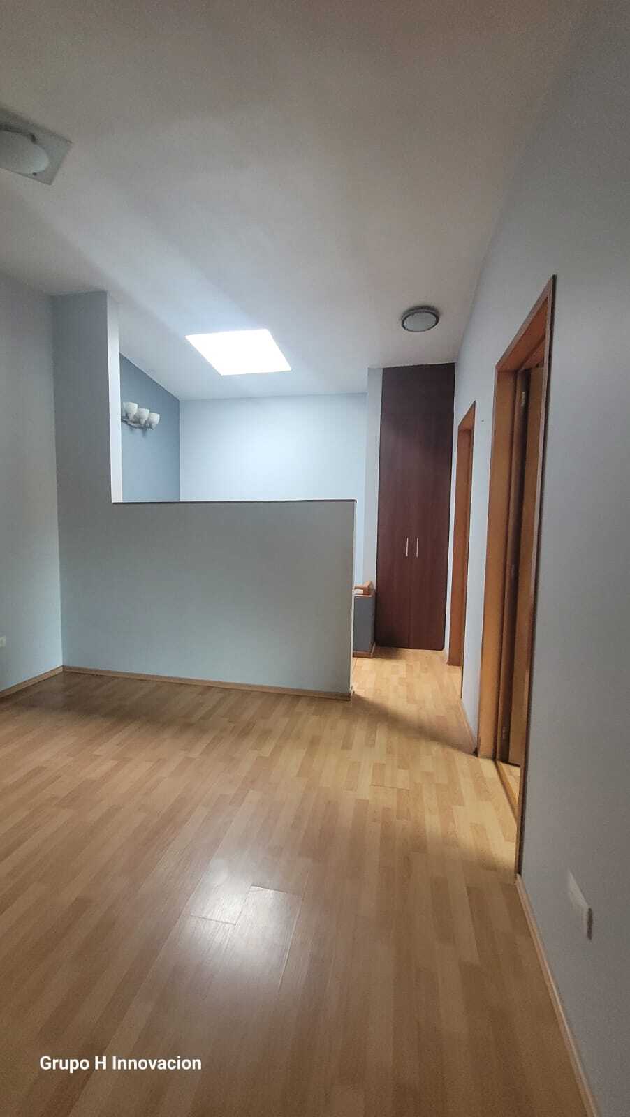 16 de 21: Sala de T.V. amplia