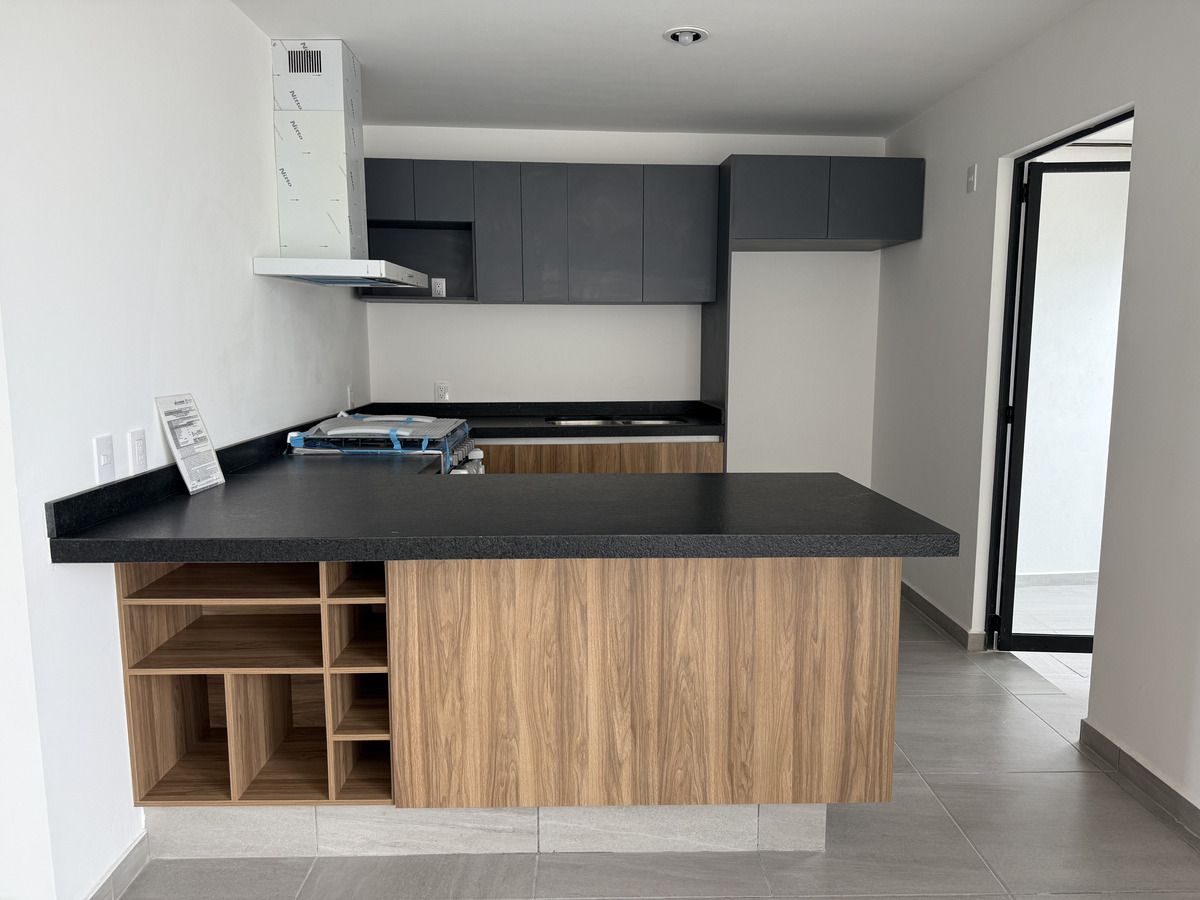 3 of 16: COCINA