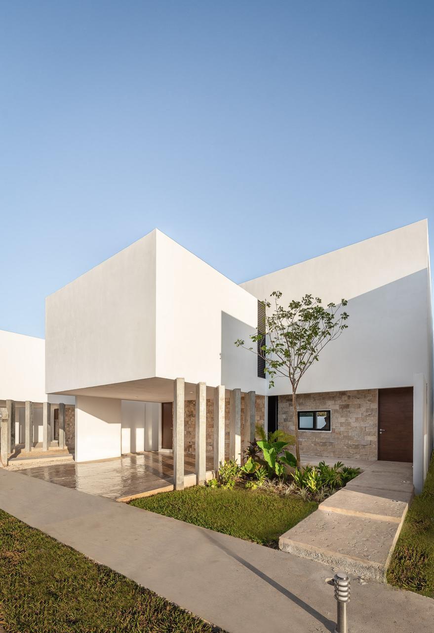 1 de 34: Fachada frontal
