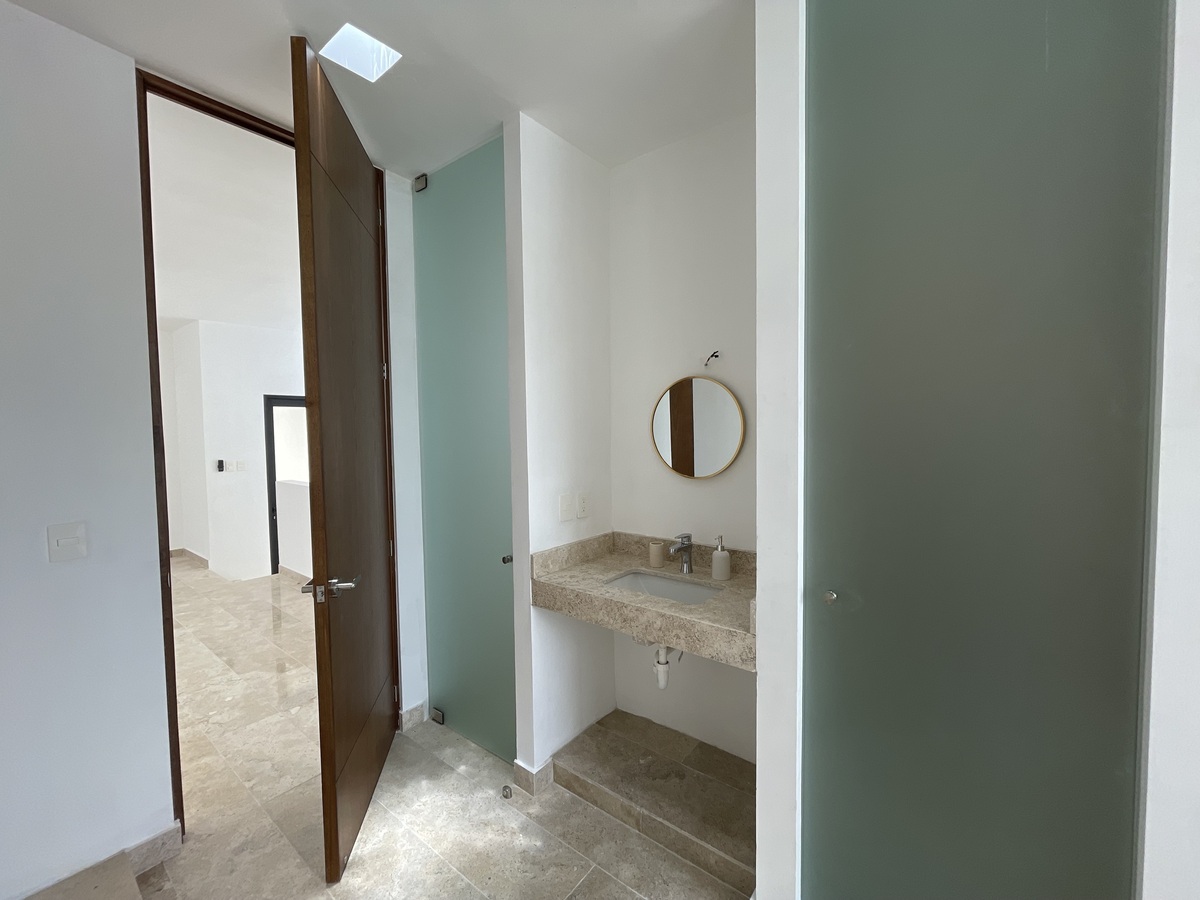 24 de 34: Baño Recámara  1