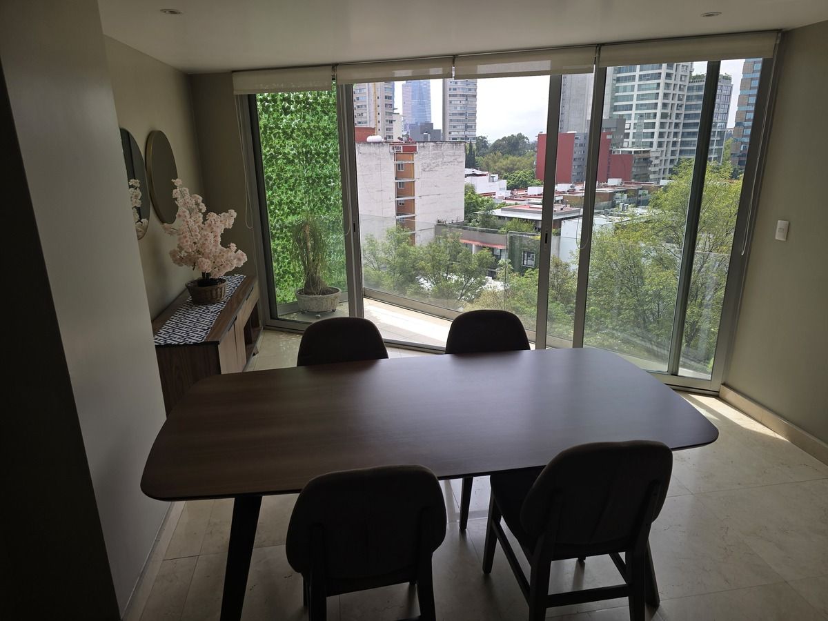 6 de 25: balcón comedor con vista a Campos Elíseos