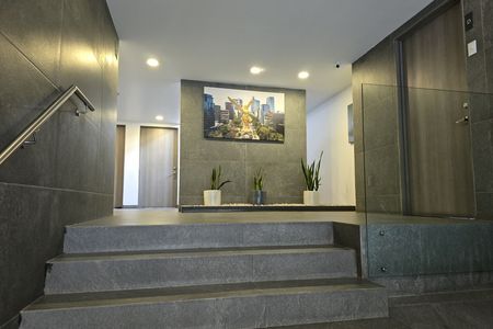 EB-TW2077