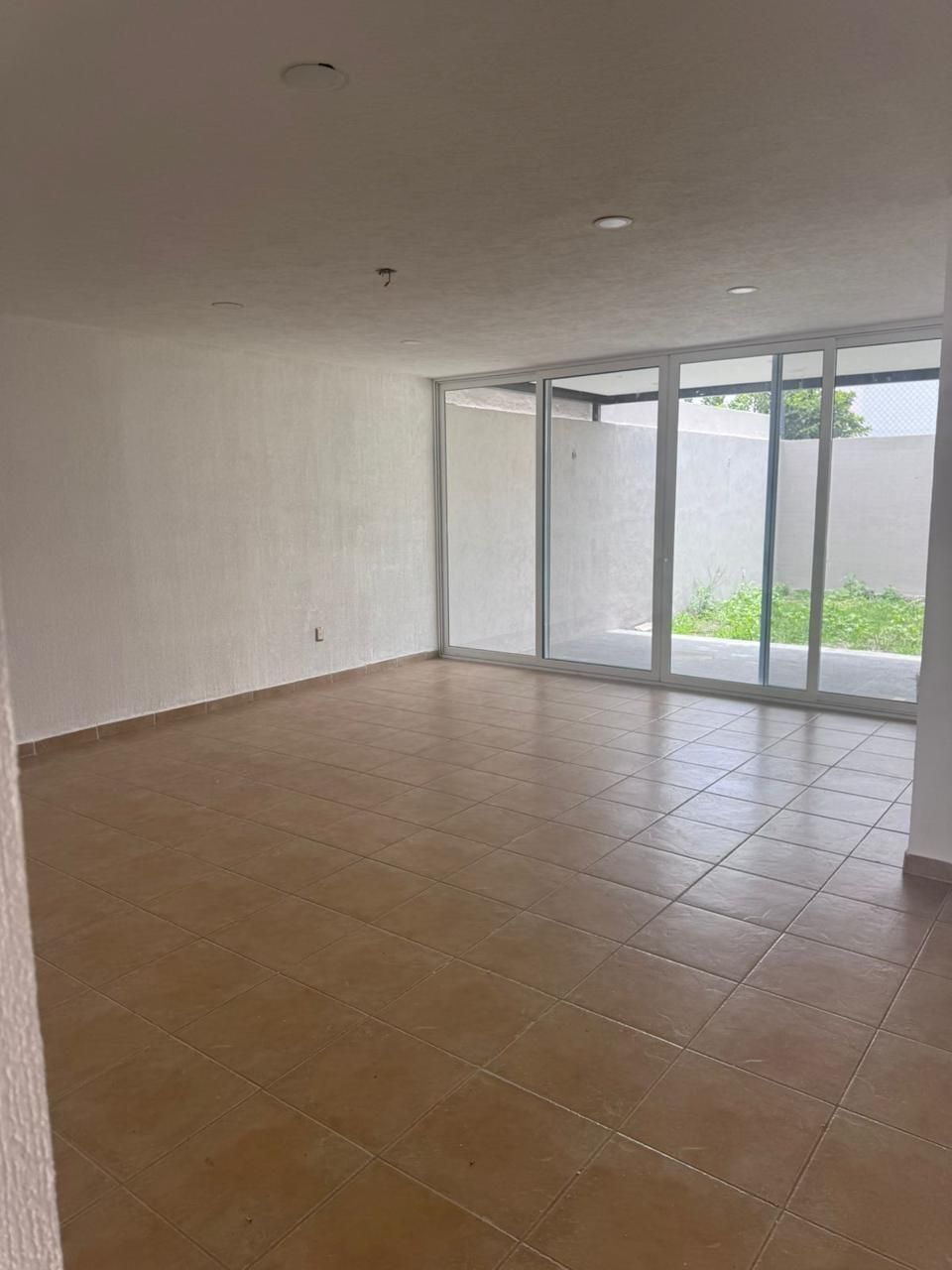 3 of 7: Sala