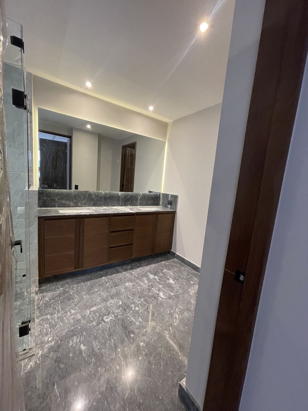 Departamento en Venta en Interlomas con 3 Recámaras, 3 Baños y 243 Metros Cuadrados Departamento en Venta en Interlomas con 3 Recámaras, 3 Baños y 243 Metros Cuadrados