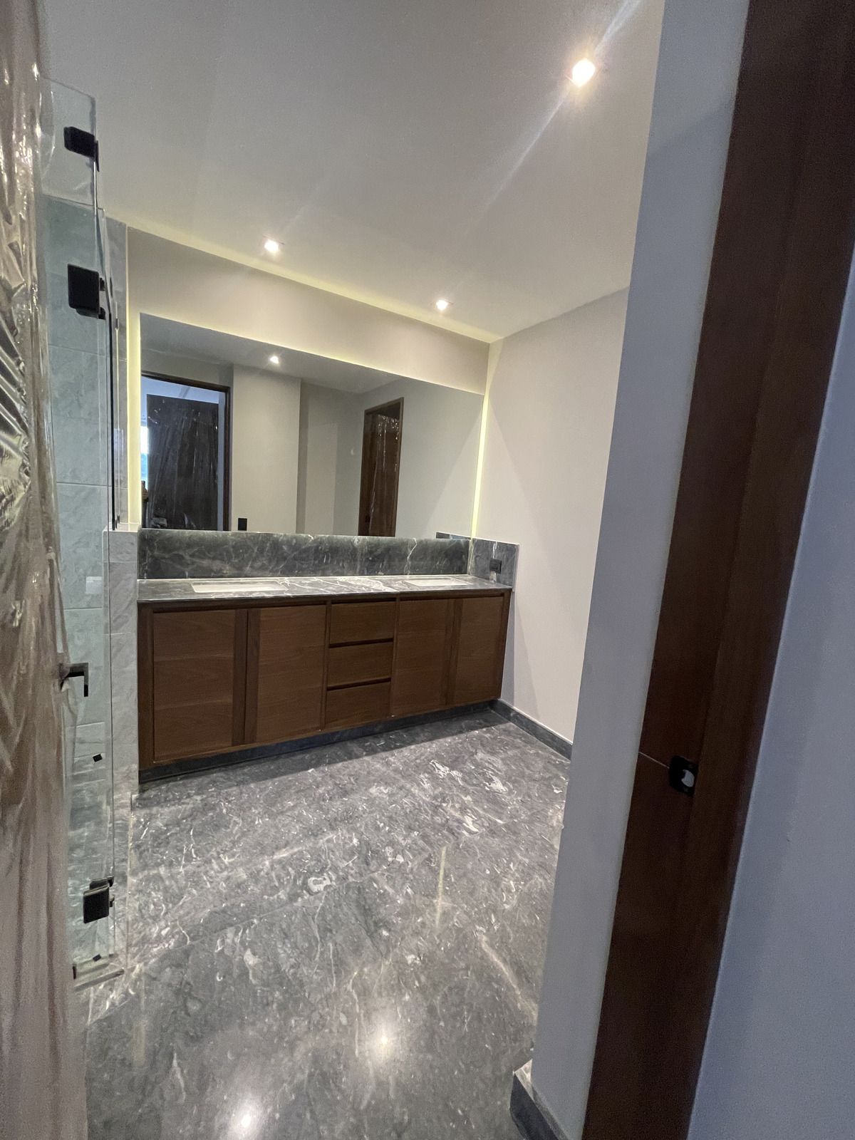 Departamento en Venta en Interlomas con 3 Recámaras, 3 Baños y 243 Metros Cuadrados Departamento en Venta en Interlomas con 3 Recámaras, 3 Baños y 243 Metros Cuadrados