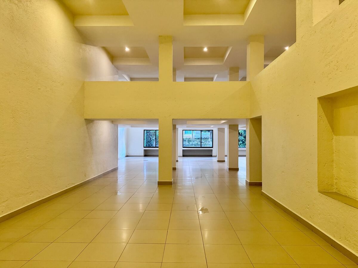 5 de 16: Salón de Eventos