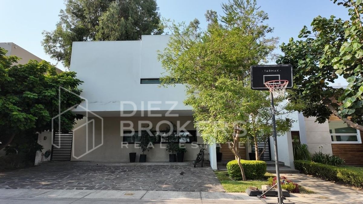 Casa en Venta - Fraccionamiento el Romeral, Zapopan - foto 2
