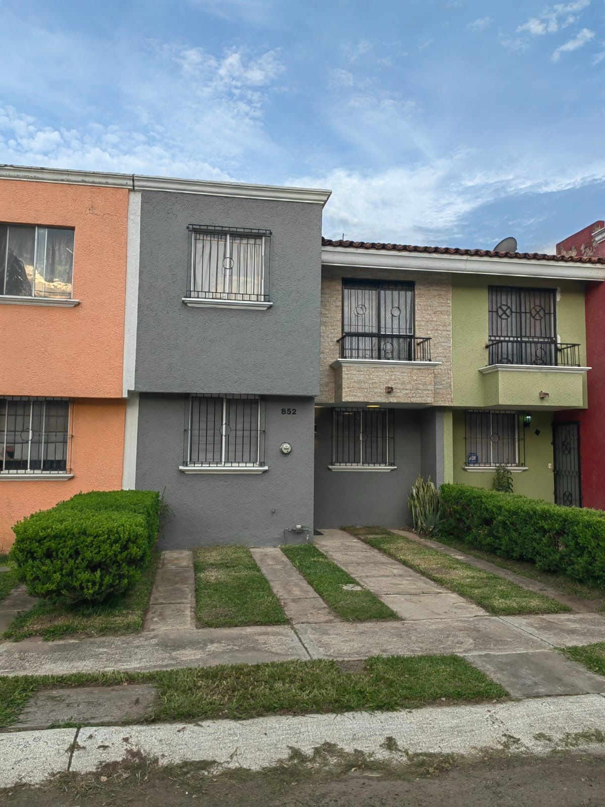 2 de 21: FACHADA