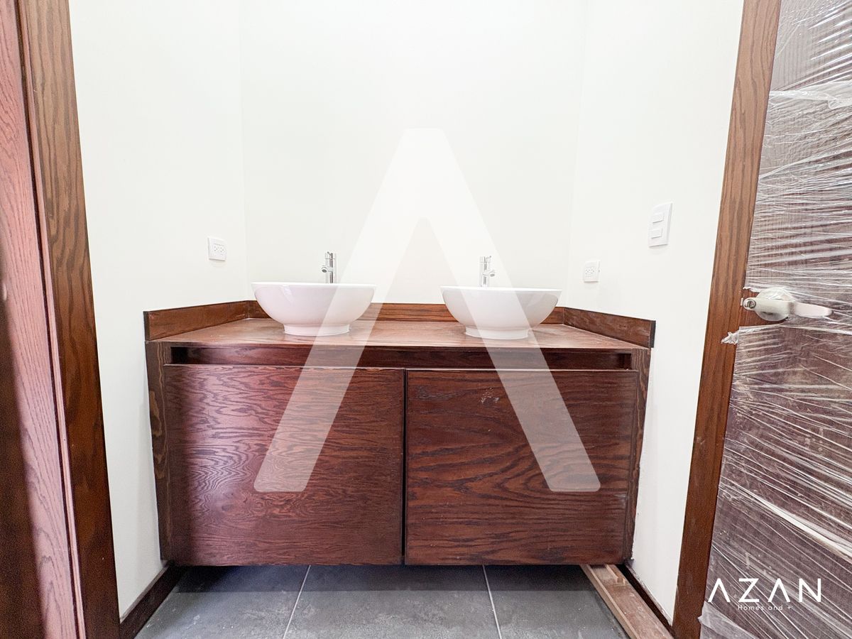 23 de 34: Baño compartido recamaras secundarias