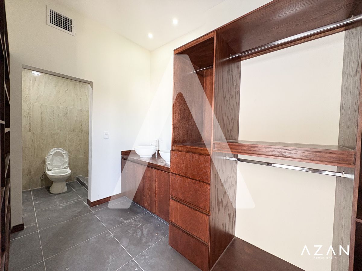31 de 34: Vestidor y baño rec principal