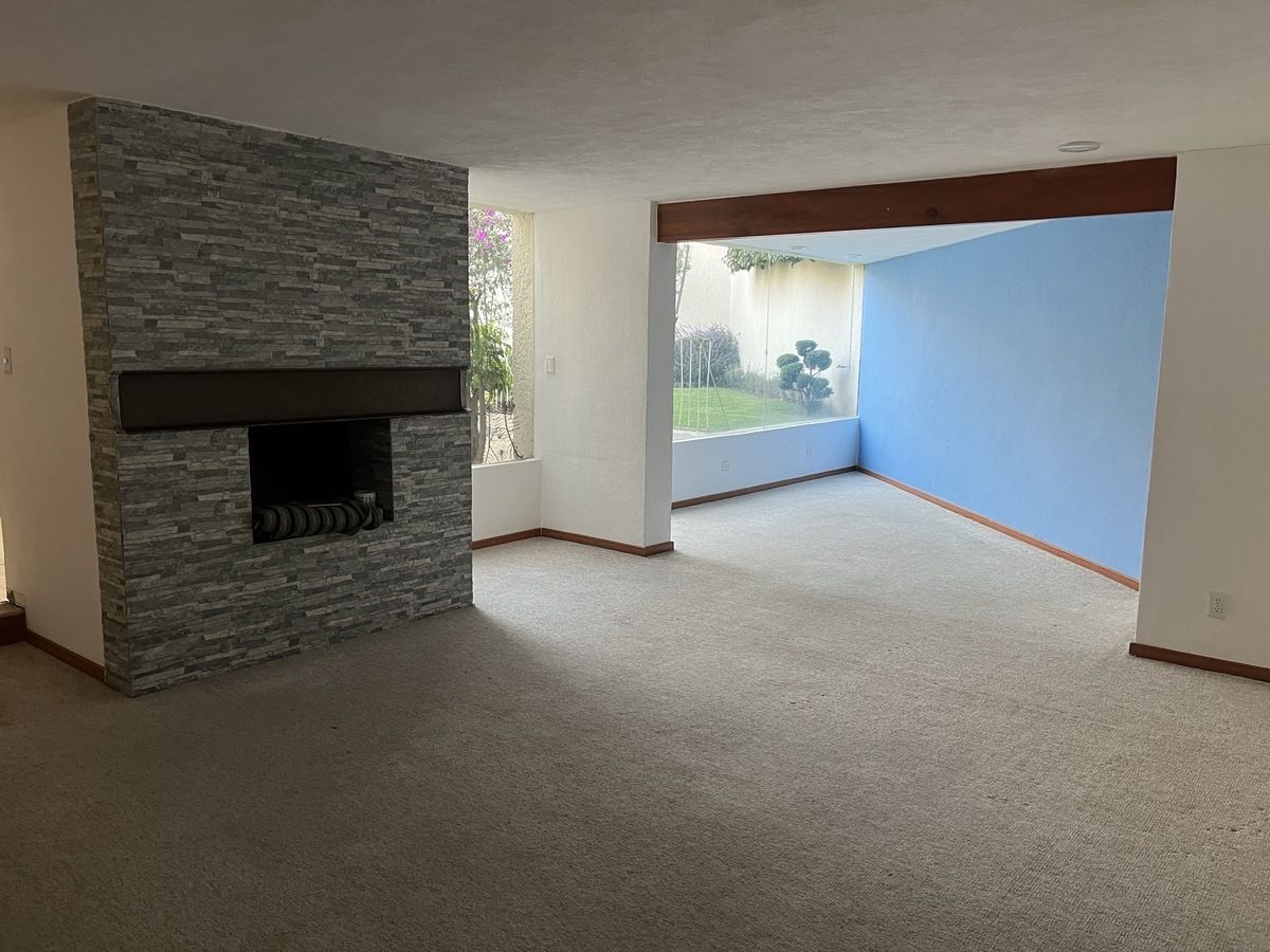 2 of 14: Sala y comedor