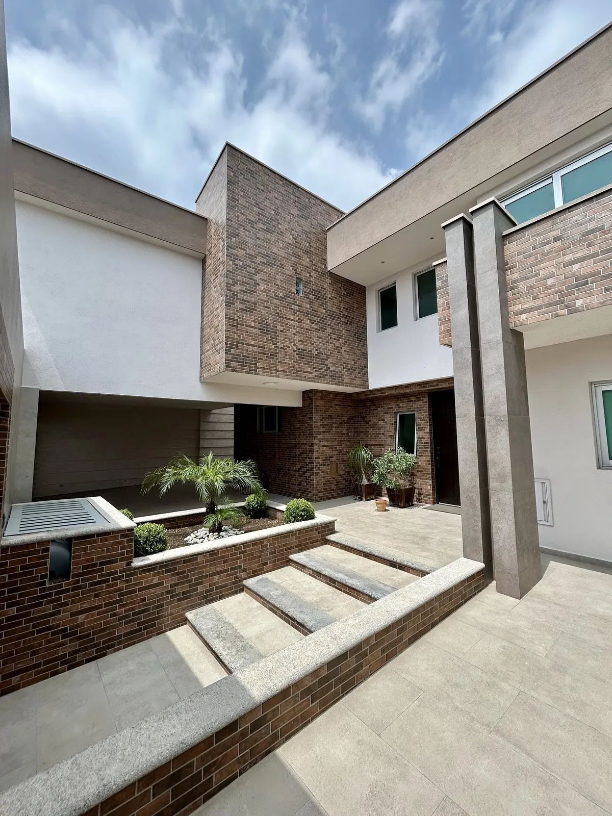 House for Sale, Cumbres 3rd Sector, Monterrey, N.L.- $12,500,000 MXN - foto 2