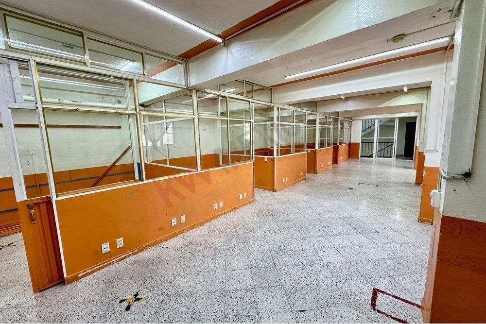 3 of 25: Primer piso