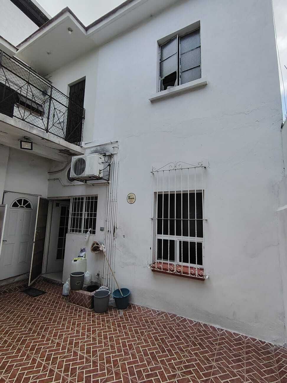 3 of 30: PATIO POSTERIOR FACHADA