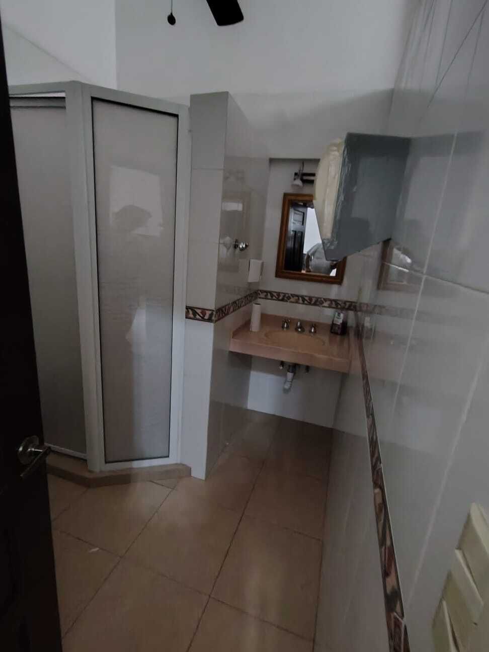 26 of 30: BAÑO PLANTA BAJA