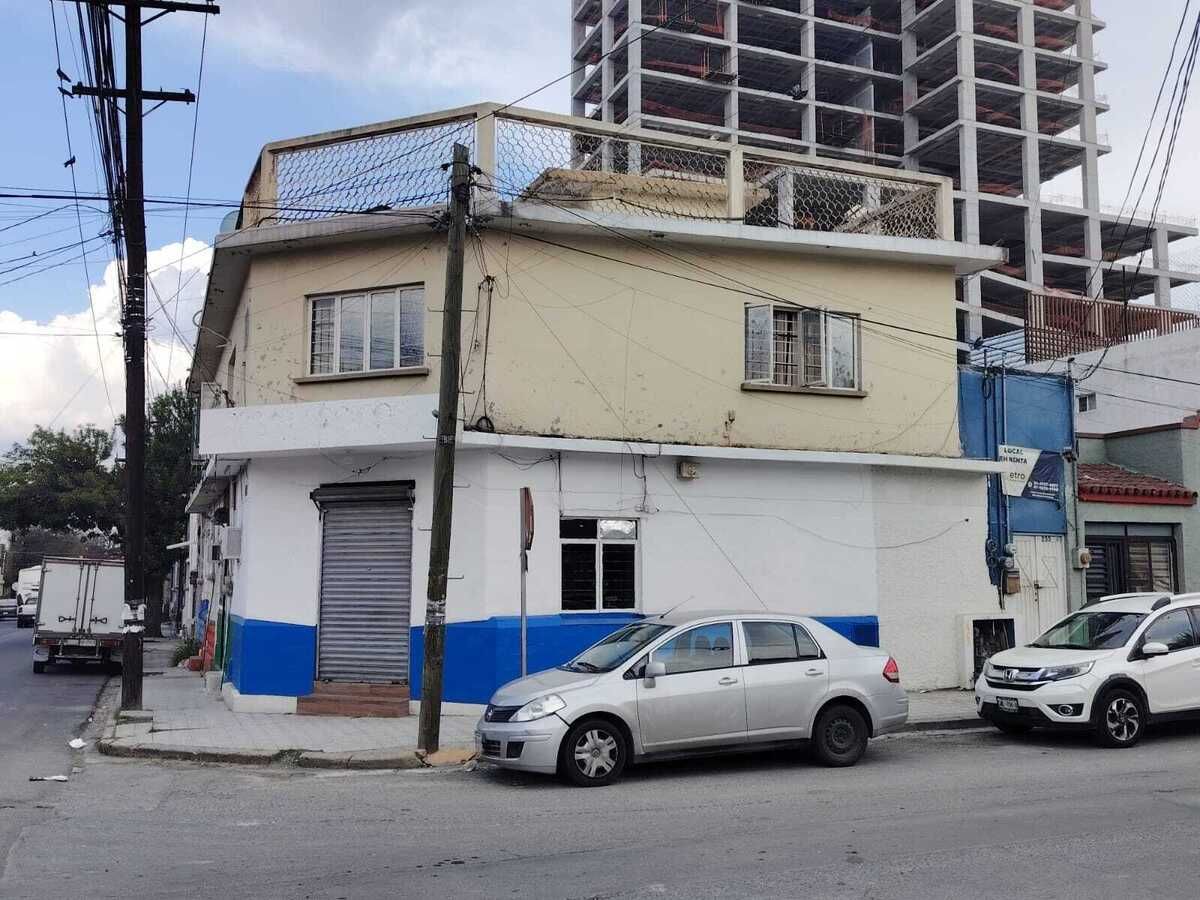 3 of 35: FACHADA LATERAL