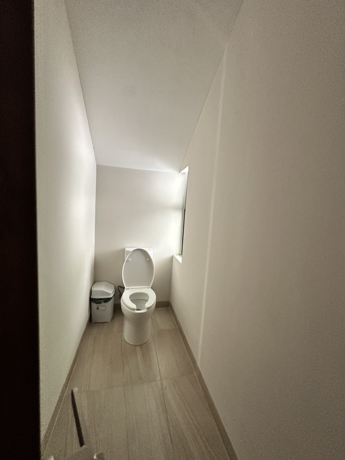 5 de 41: medio baño de visitas
