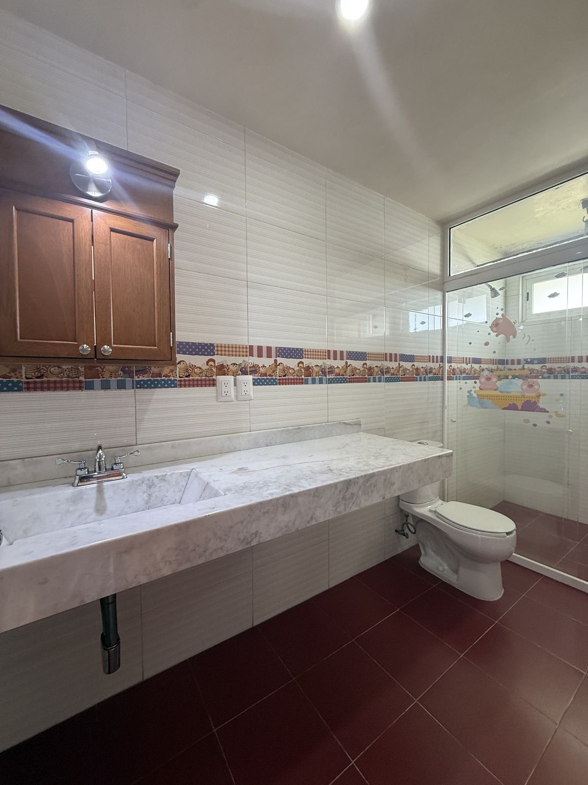 20 de 30: Baño completo recámara secundaria 1