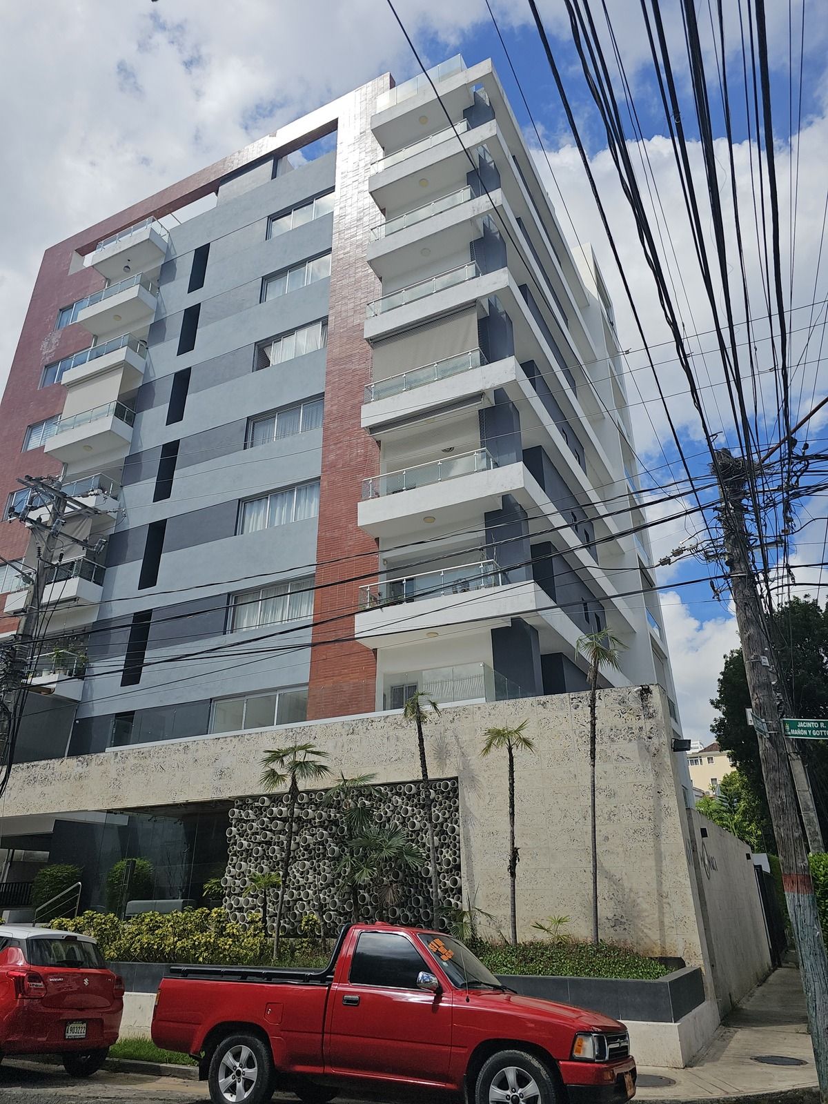 1 de 29: Fachada lateral Torre