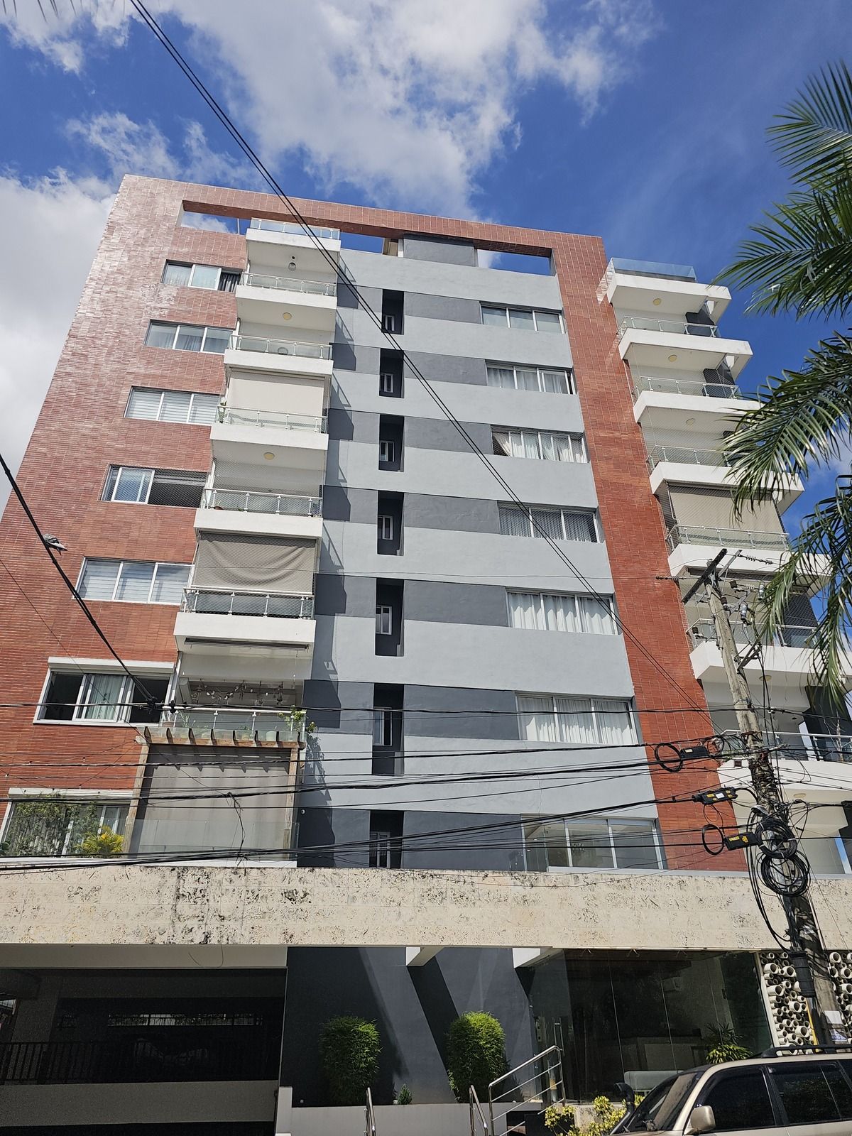 2 de 29: Fachada Frontal