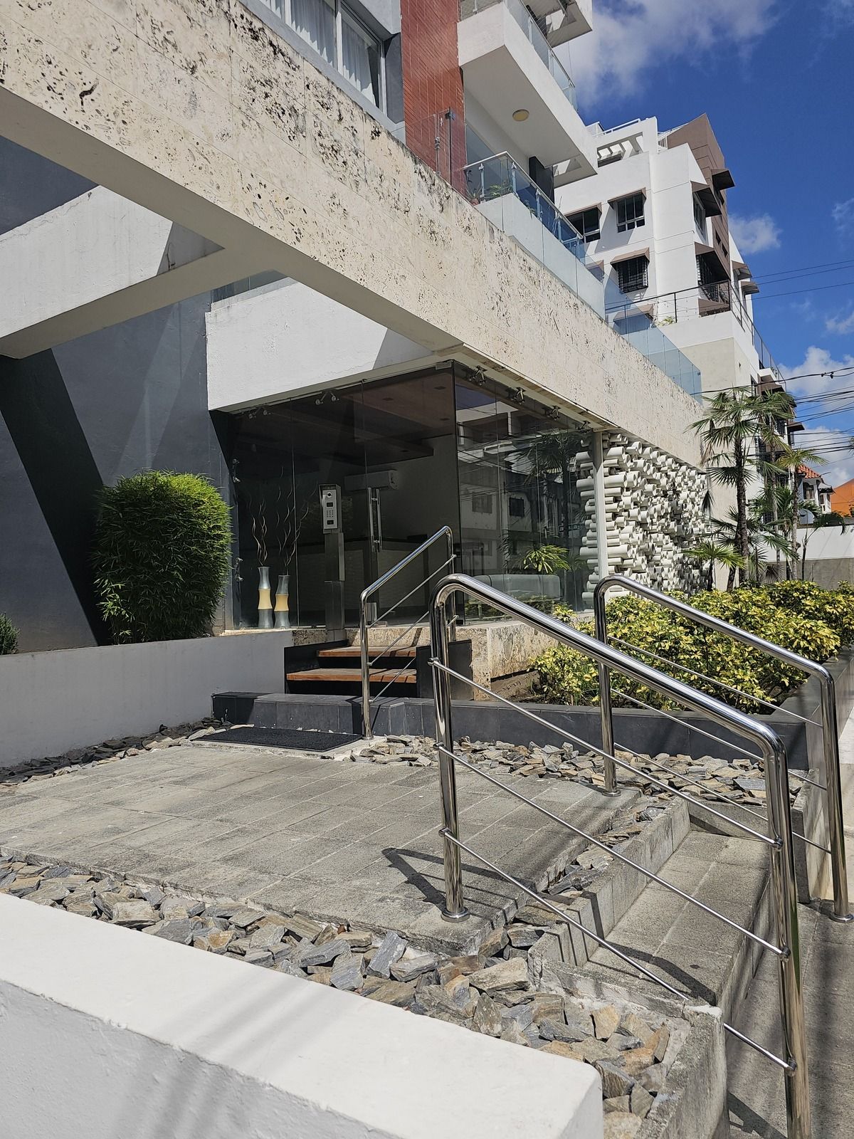 3 de 29: Acceso peatonal