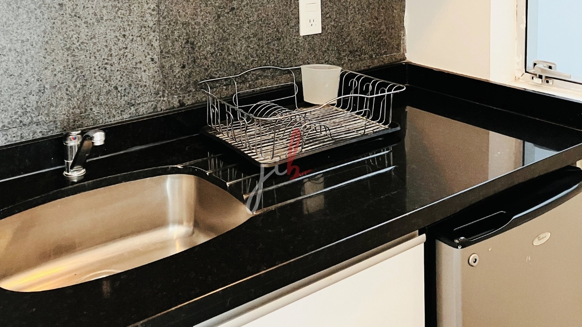 4 de 14: Cocina equipada, utensilios, horno, cafetera, lava secaropas