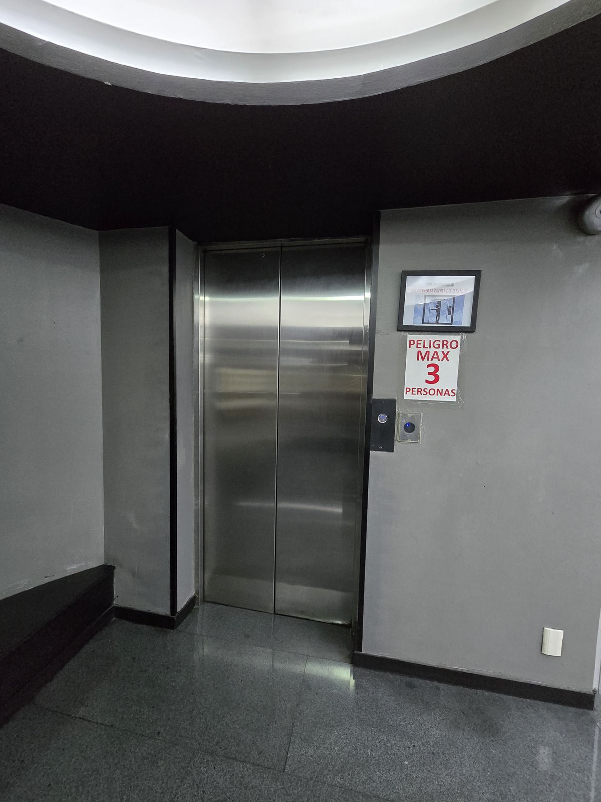 4 of 21: Elevador