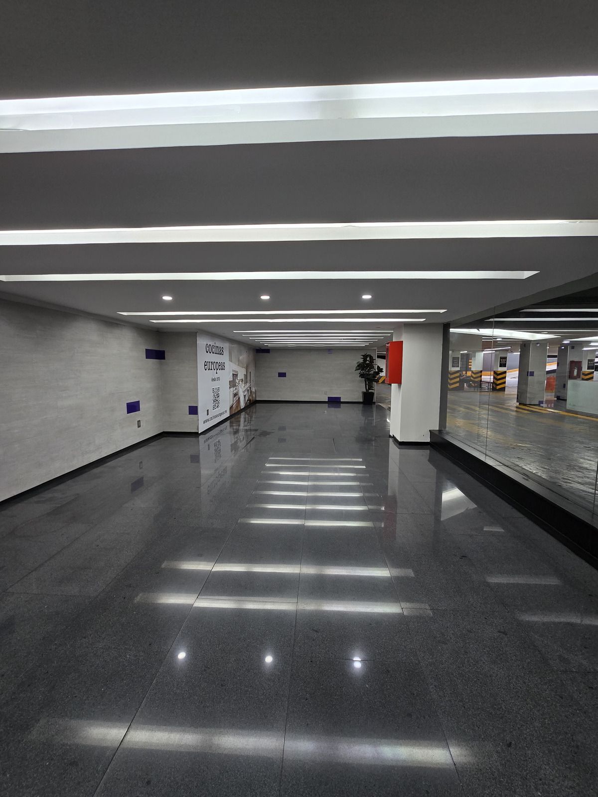 5 of 21: Estacionamiento