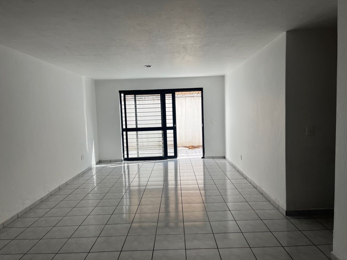 6 de 26: espaciosa sala comedor
