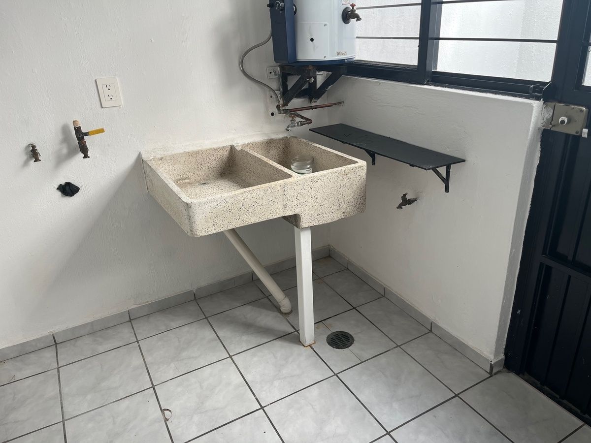 17 de 18: cuarto de lavdo