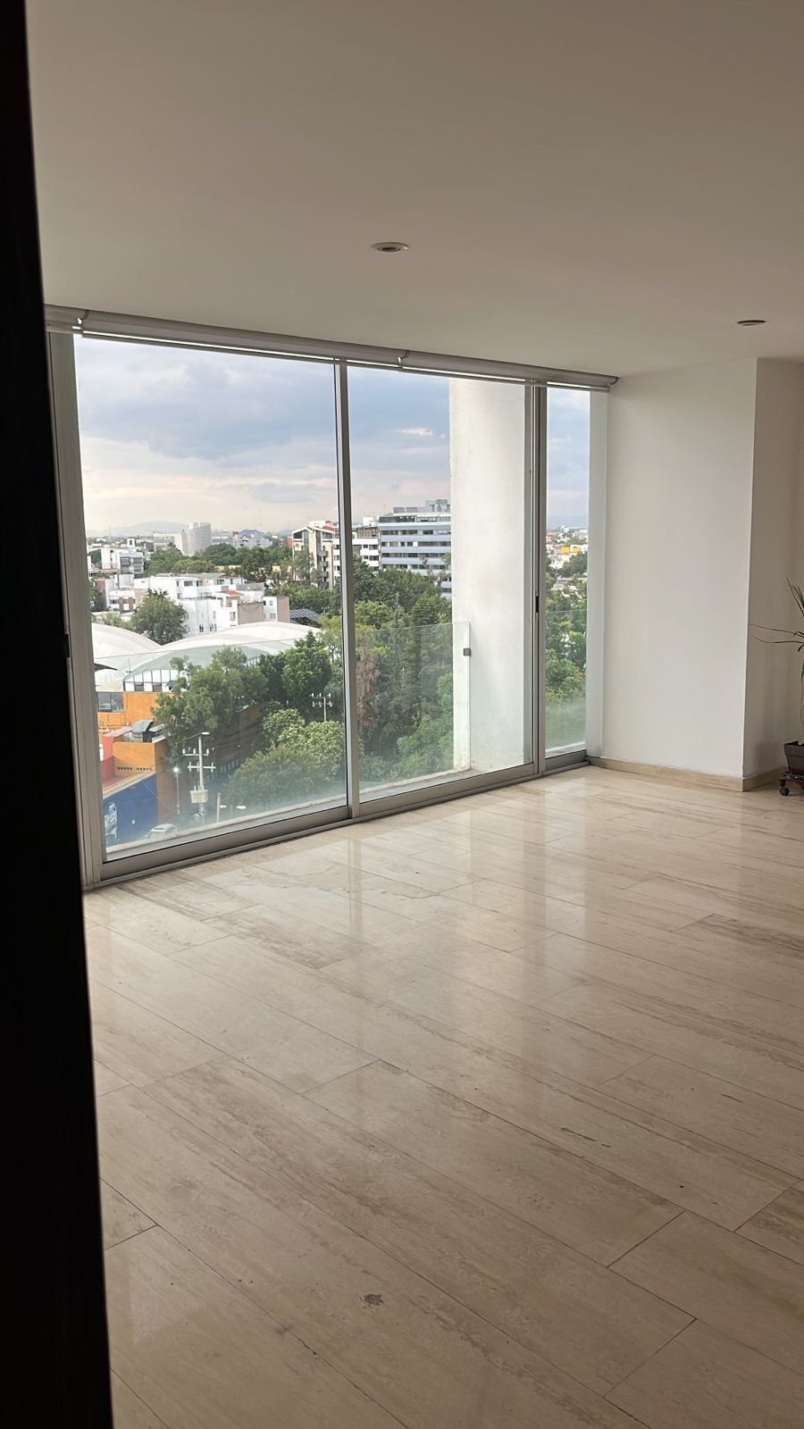 14 de 28: https://assets.easybroker.com/property_images/5436248/940879