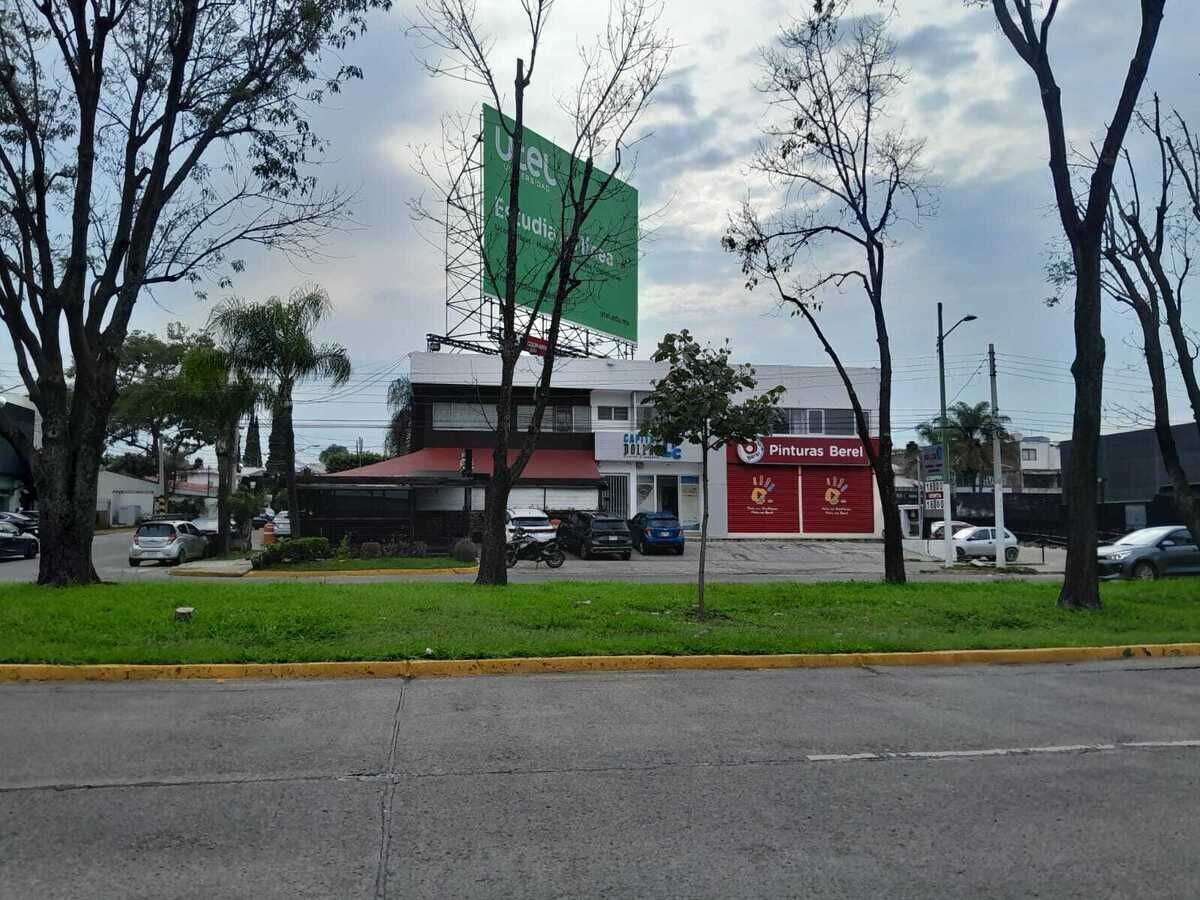 3 de 8