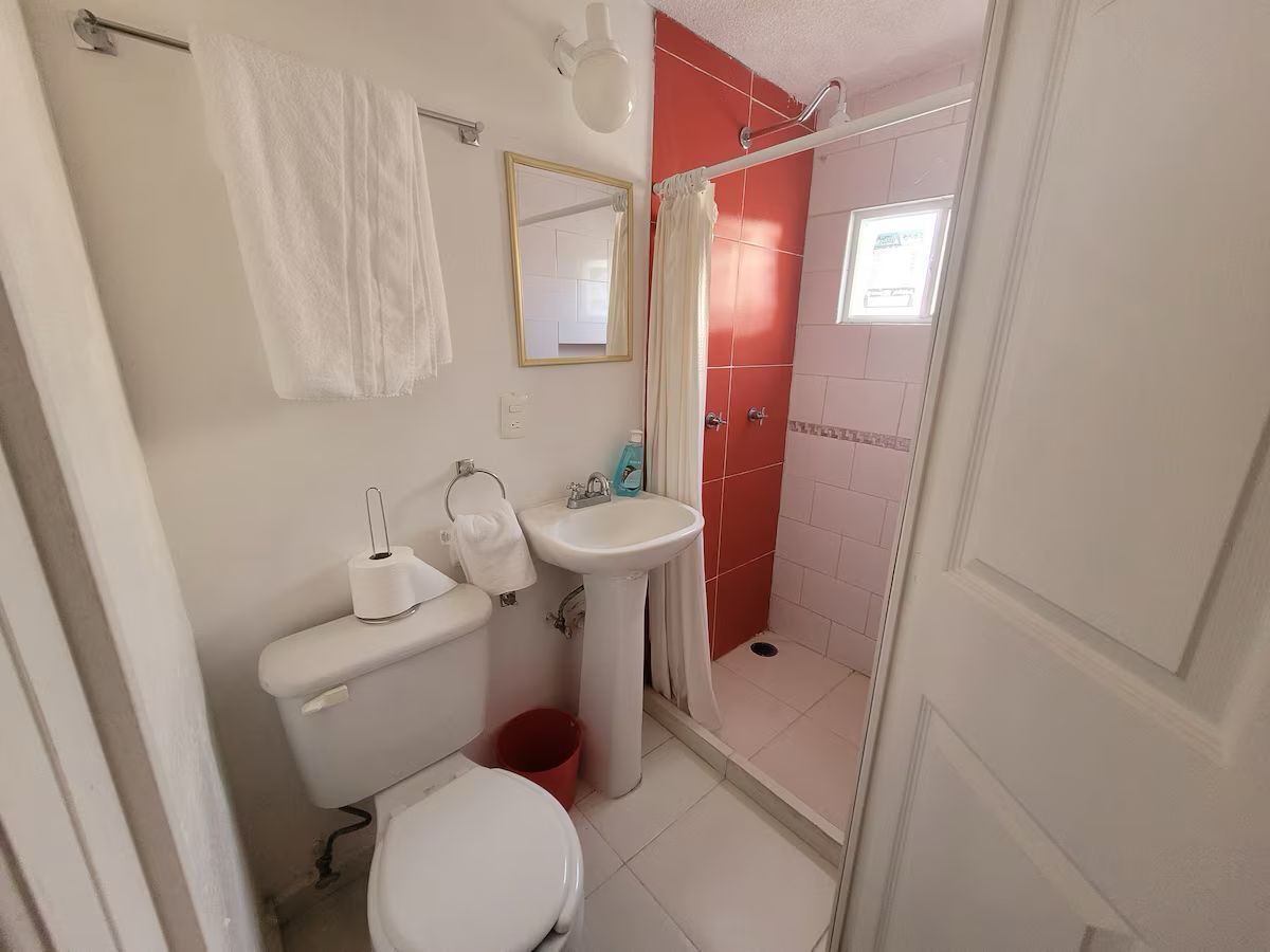 15 of 23: BAÑO COMPLETO 3