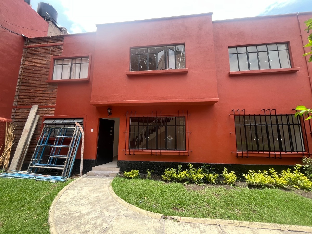 1 de 34: Fachada