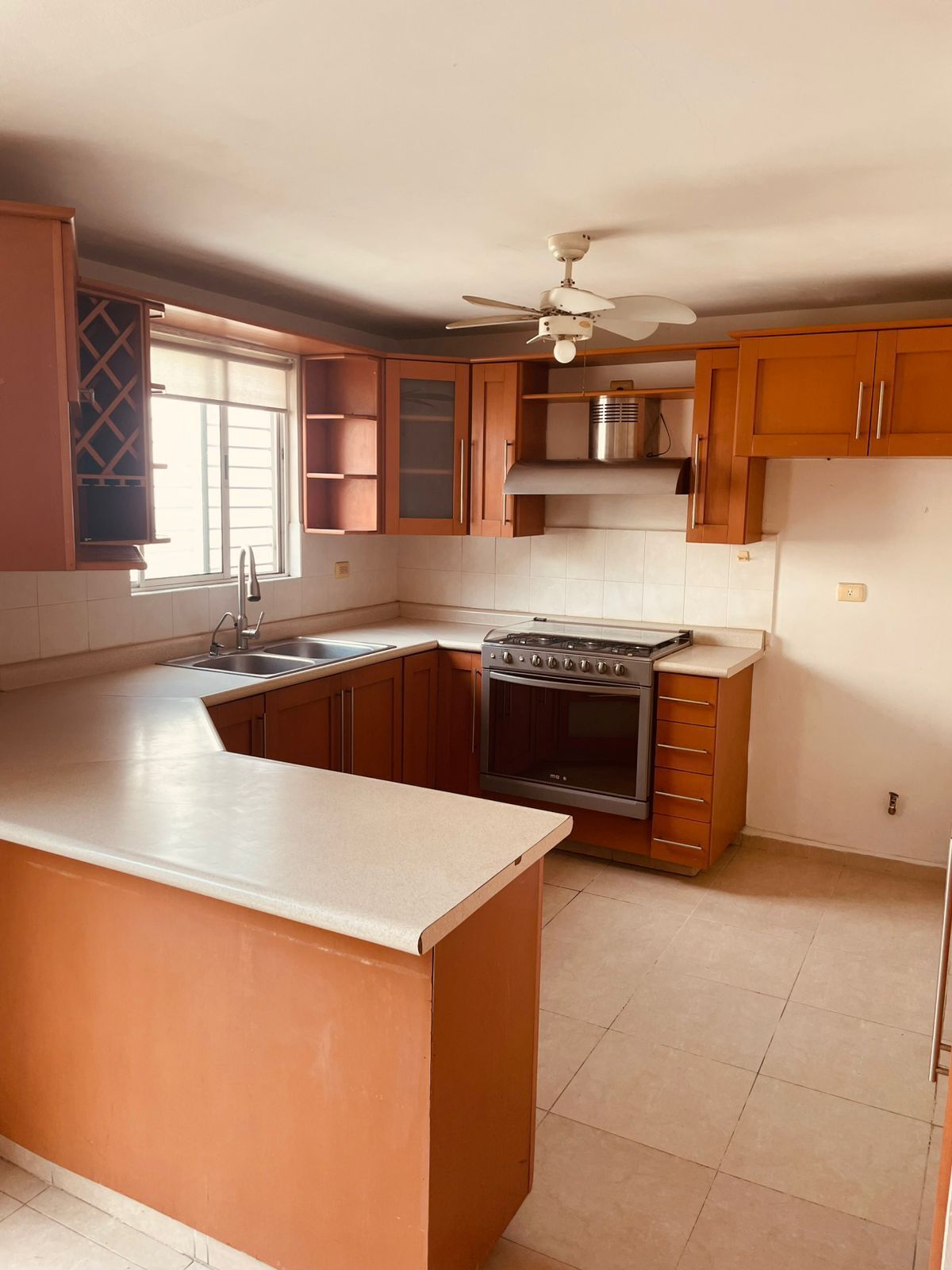 3 of 8: Cocina