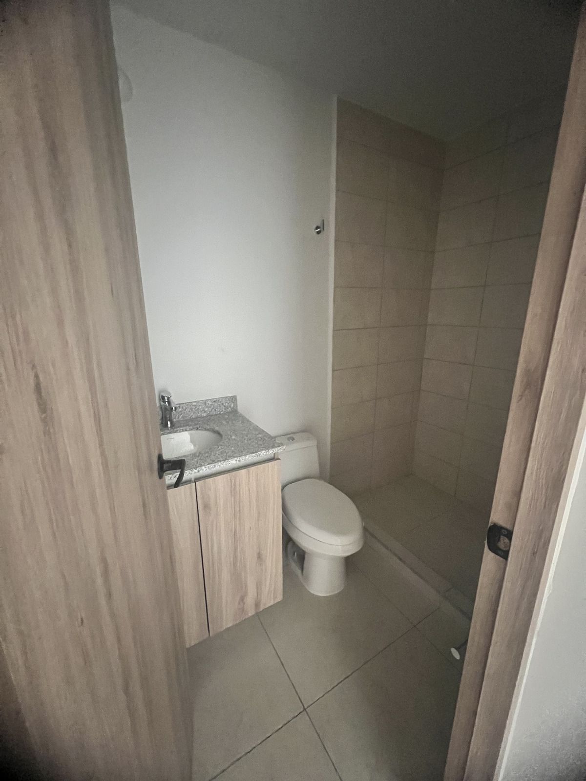 5 of 13: baño completo