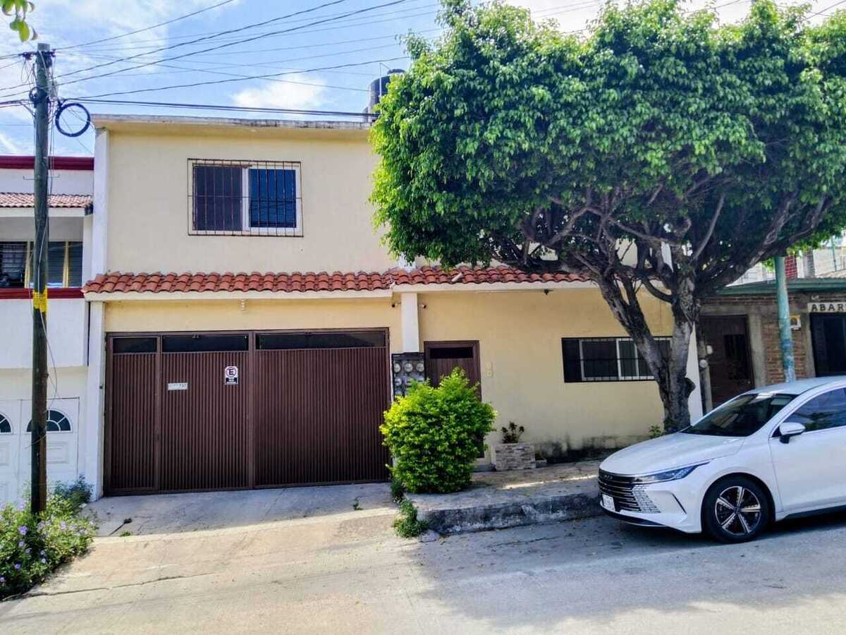 1 de 25: fachada principal