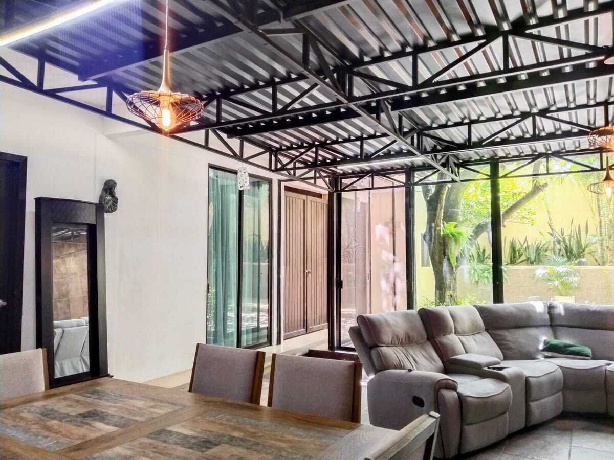 2 de 25: Sala en planta baja