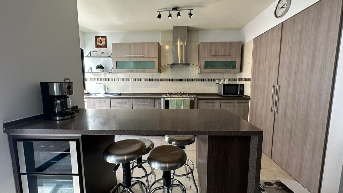 5 of 16: Cocina