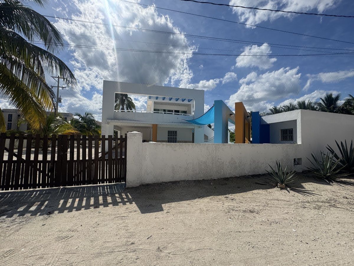 Casa en Venta en Telchac en Segunda Fila y en Esquina