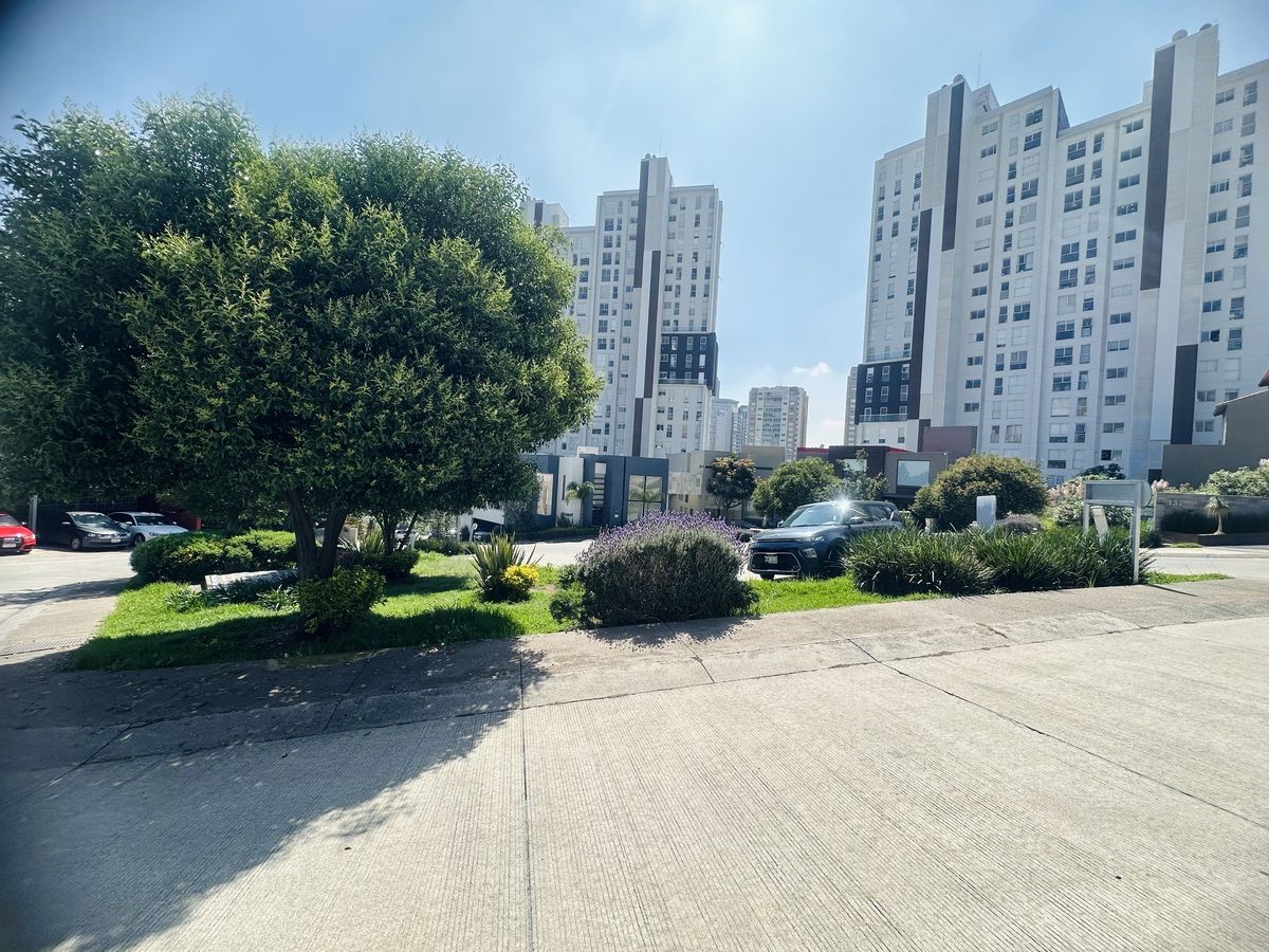 5 de 40: Estacionamiento de visitas