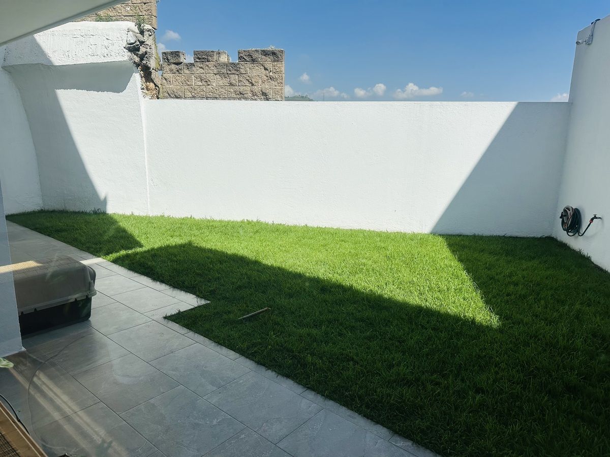 10 de 40: Jardín trasero