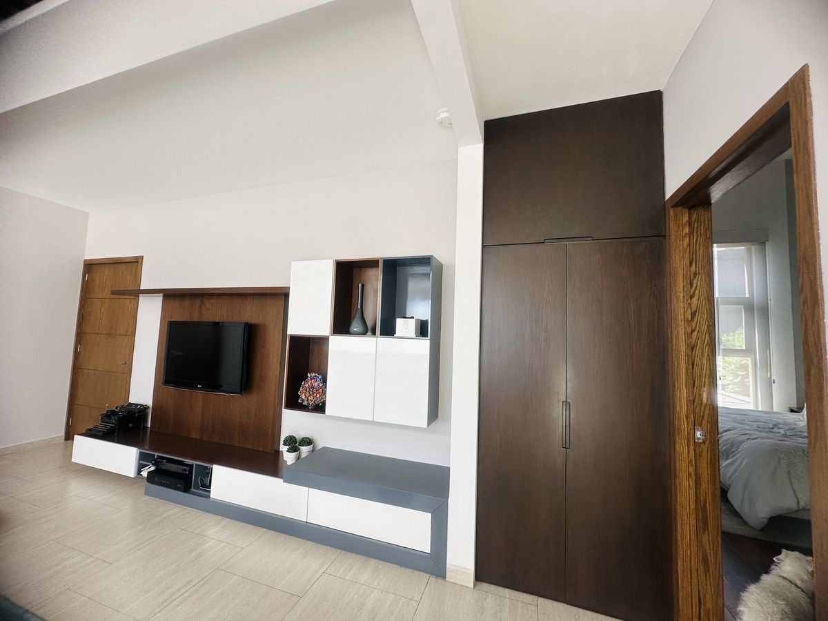 26 de 40: Clóset de Blancos