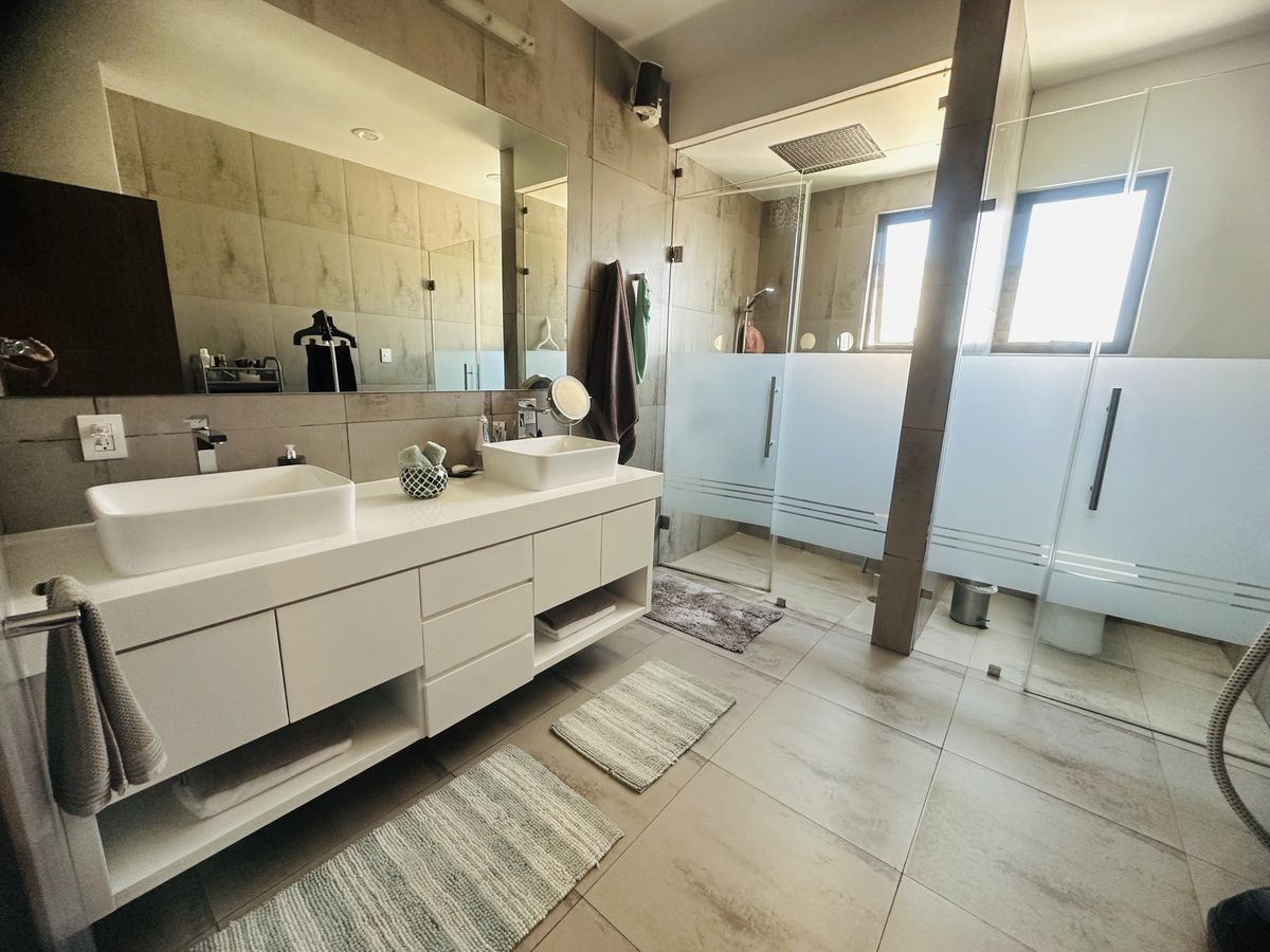 33 de 40: Baño recámara principal