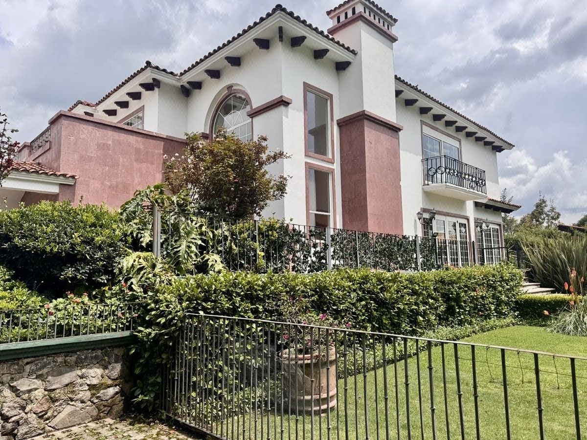SALE. House in a condominium, Los Robles, Lerma State of Mexico - foto 1