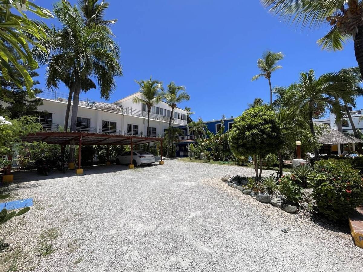 11 de 11: ESTACIONAMIENTO