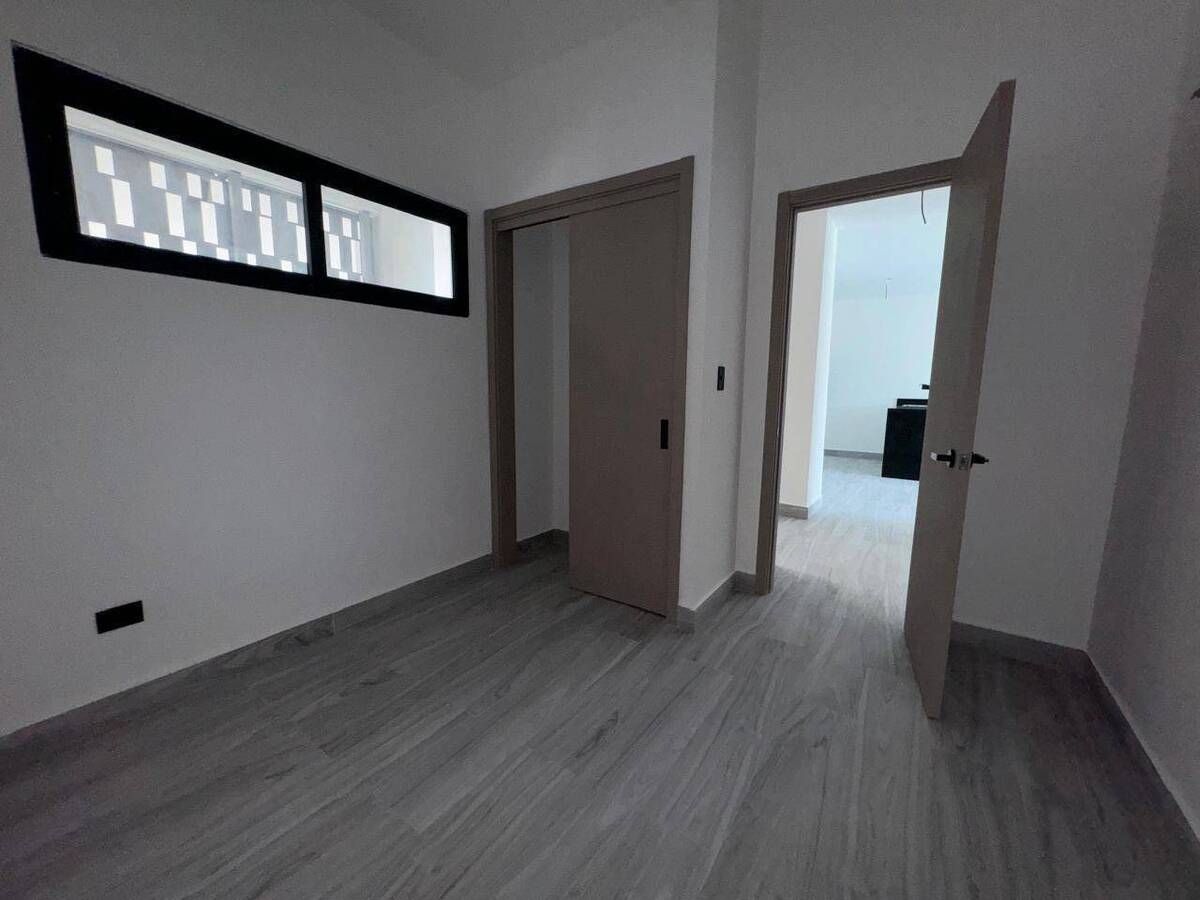 5 de 14: HABITACIÓN