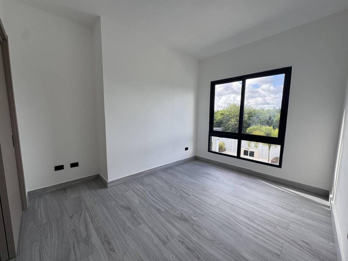 6 de 14: HABITACIÓN