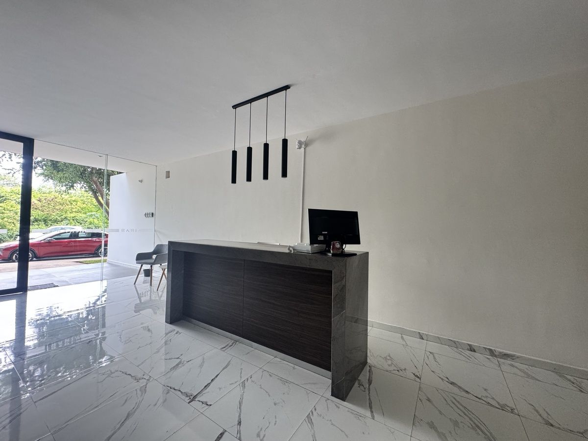 13 de 22: Lobby Mirari