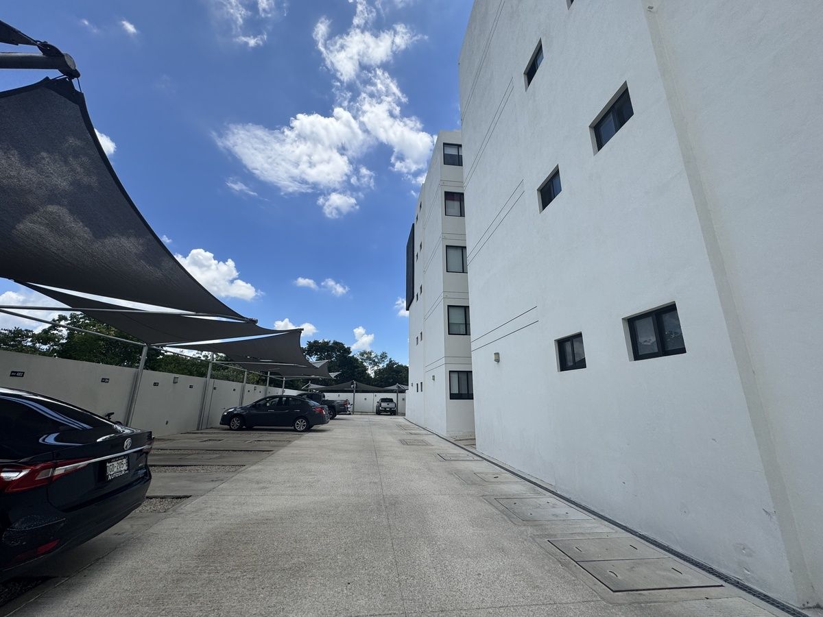 15 de 22: estacionamiento